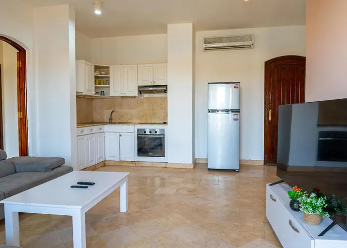 Westgolf El Gouna - Free Pool & Lagoon - 2 Bedroom - 1 Master Bedroom